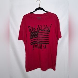TRUE RELIGION Men's red with black grunge flag brand graphic t-shirt. Size XL